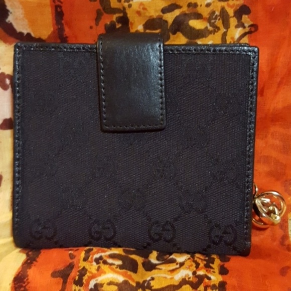 Gucci Handbags - Gucci Authentic Wallet